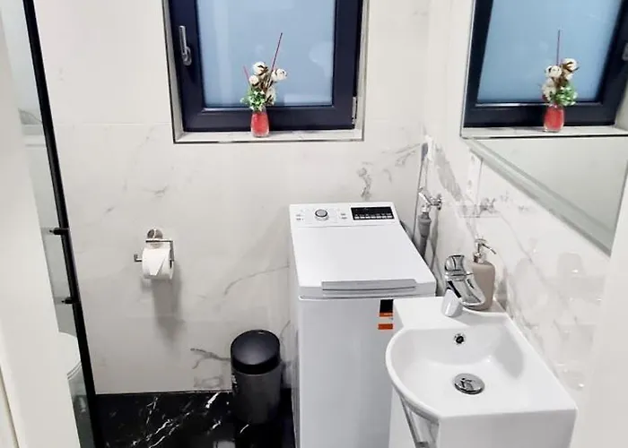 Einliegerwohnung Neu In Enz Horrheim *